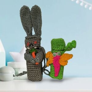 Protectors made with hand knitting technique with a needle (crochet).